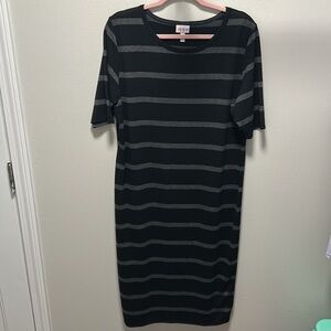 EUC- Women’s LulaRoe Julia T-Shirt Dress Black w/ Gray Stripes Size 2XL